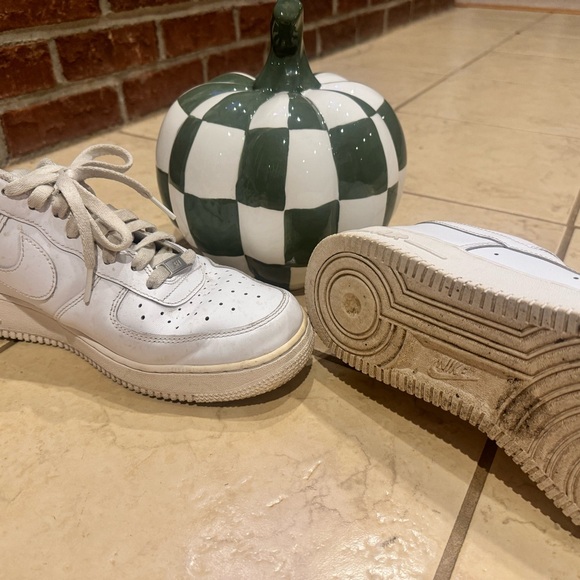 Nike Air Force Low - Picture 2 of 3